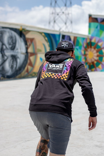 JACKETS & HOODIES