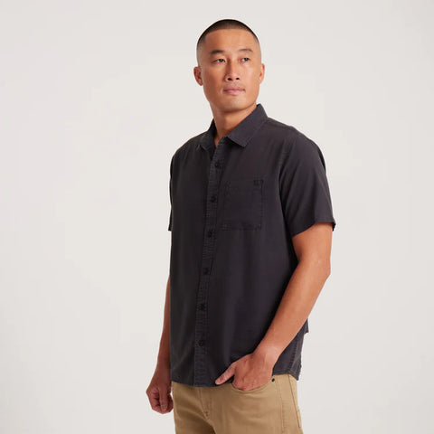 MADE TO FADE SHORT SLEEVE BUTTON UP SHIRT