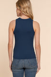 SLEEVELESS CREW NECK KNIT TOP